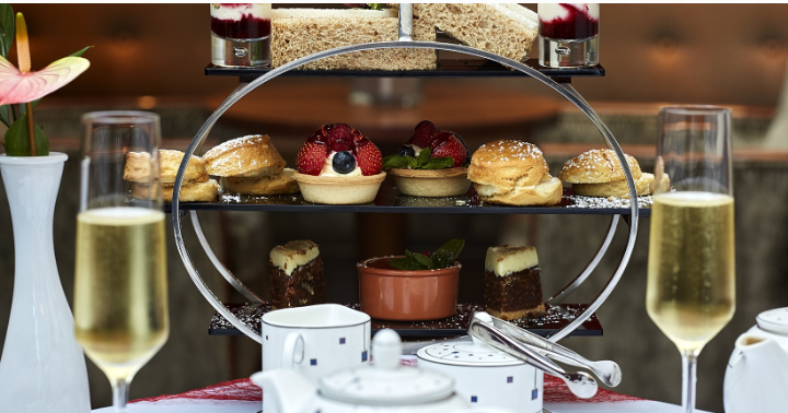 Nationwide Availability of a Scrumptious Afternoon tea box delivery