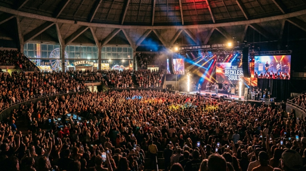 Concert crowd at the Arizona Veterans Memorial Coliseum during fair season